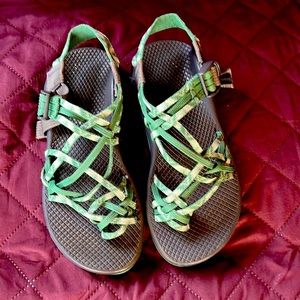 EUC Chaco sandals size 6